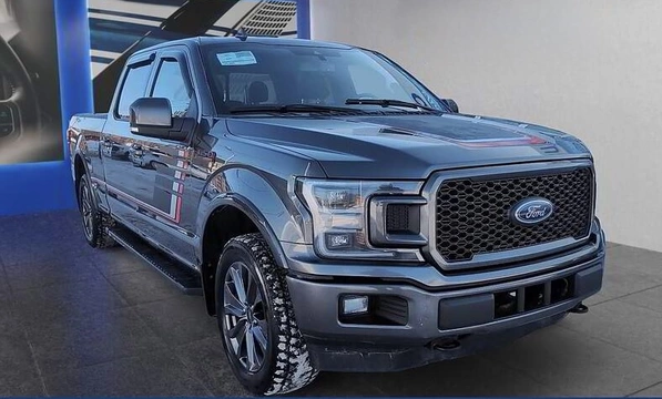 Ford F-150 LARIAT V8