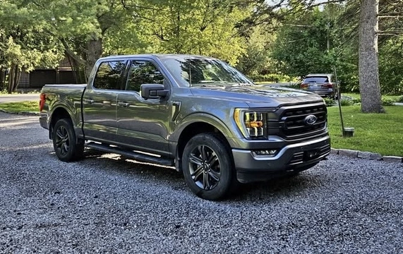 Ford F-150 XLT V8